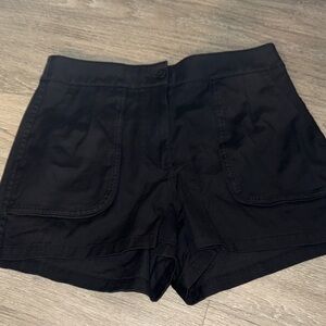 lululemon athletica Black Women's Cargo Shorts sz6 like new sold out limited